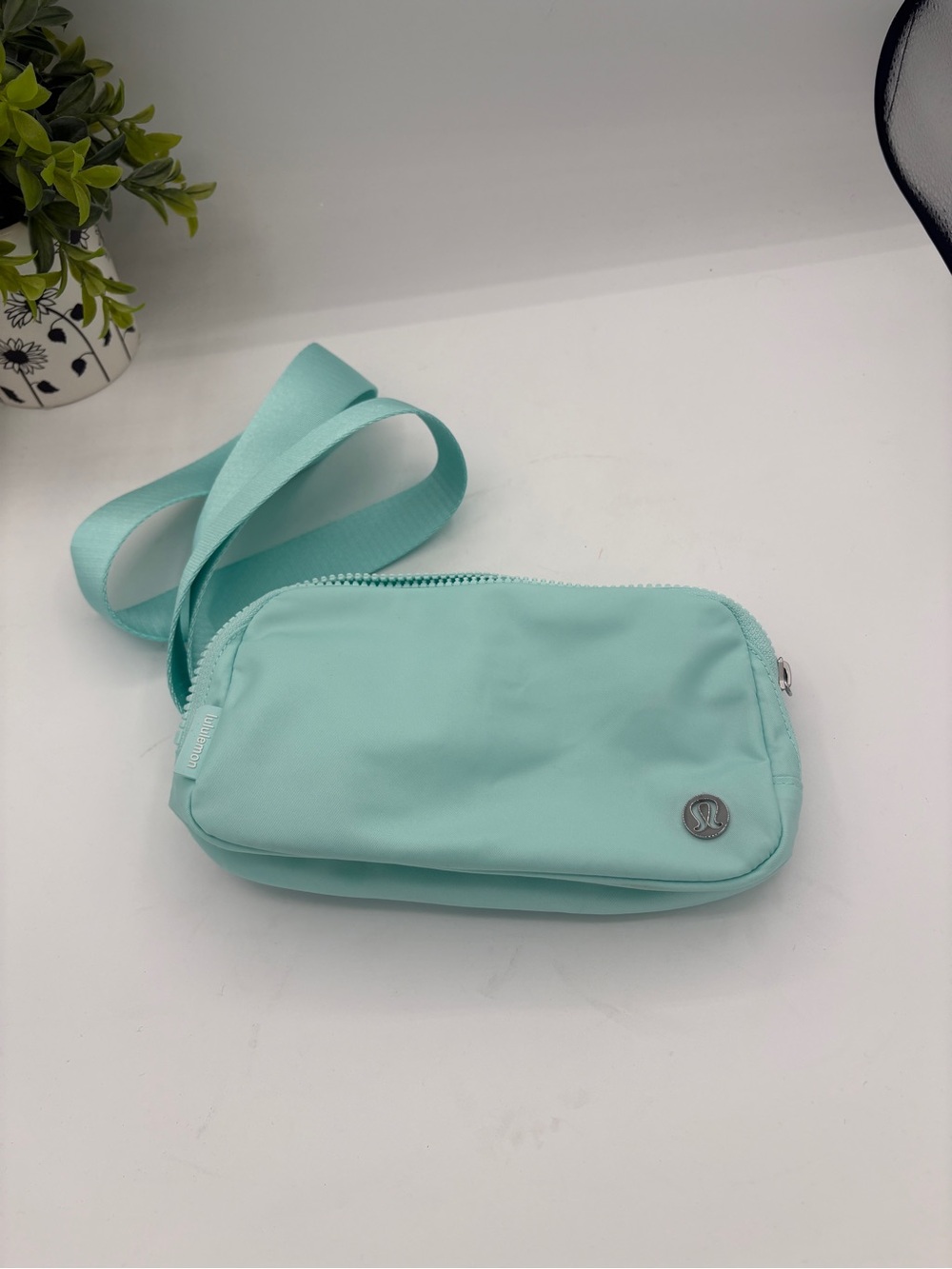 lululemon aqua mint crossbody sling